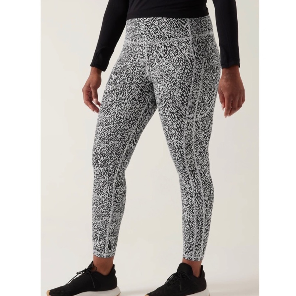 Athleta Women's Ultimate Stash II Textured 7/8 Tights Leggings Size Large